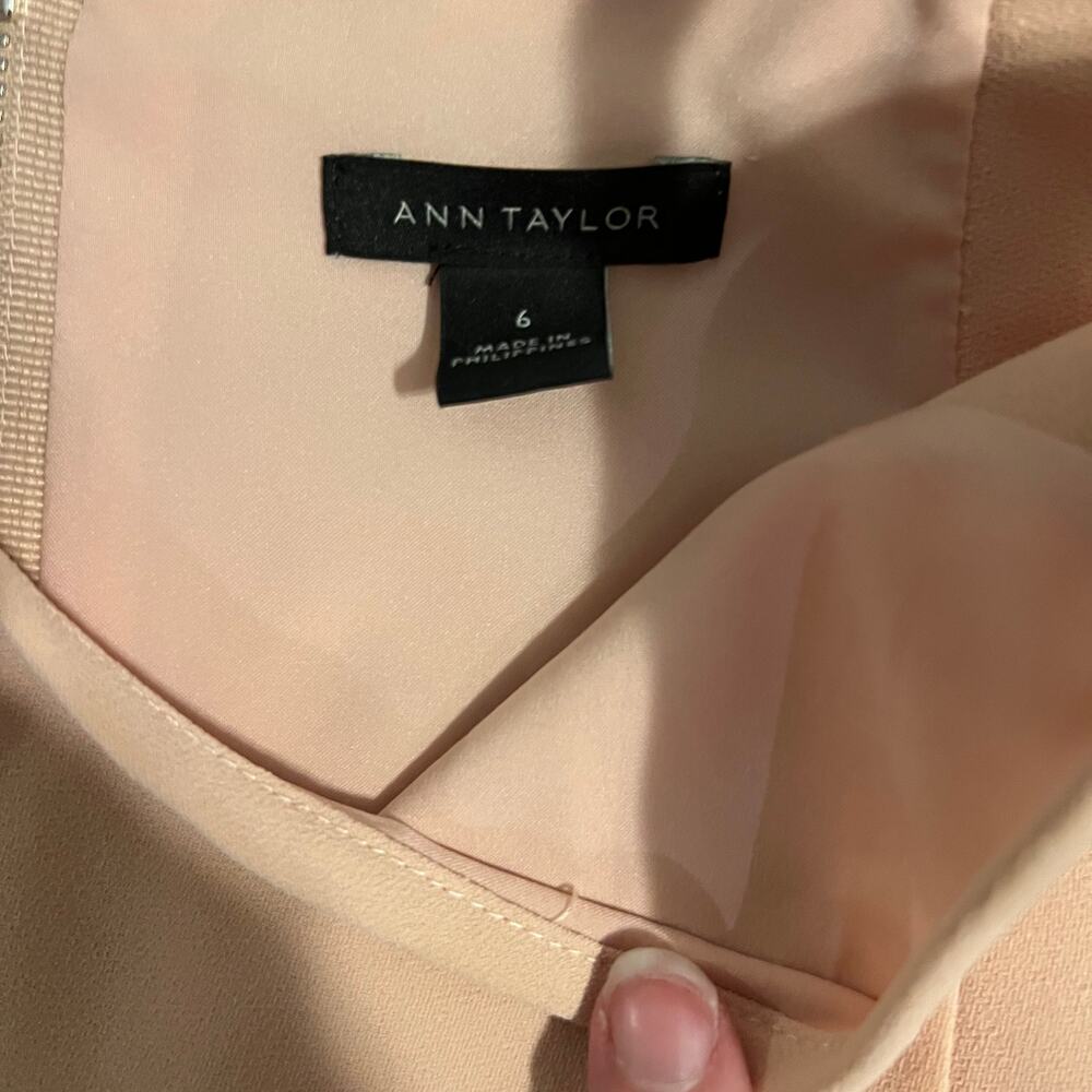 Ann Taylor Scalloped Neck Shift Dress Blush Pink Sleeveless Size 6 Elegant - Picture 2 of 3